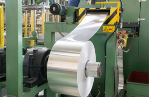 Variador GD880 de INVT potencia el laminado en caliente de bandas de aluminio, logrando una producción estable y eficiente