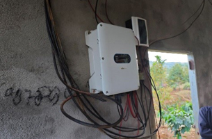 Inversor de bomba de agua solar INVT SP100 para el riego de plantaciones de café en Vietnam