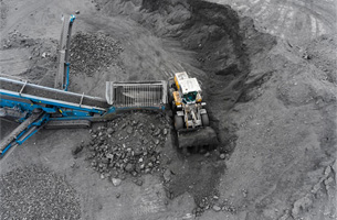Le GD5000 propulse les mines intelligentes du Xinjiang et résout les défis du transport longue distance et à forte charge